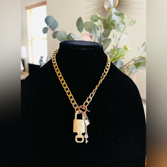 Louis Vuitton Jewelry Louis Vuitton Padlock And Key Chain Necklace